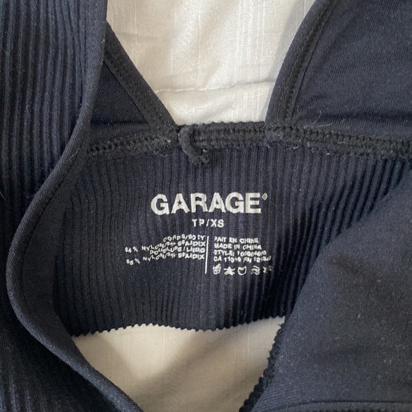 🤍2/$20🤍Garage black seamless top - Picture 2 of 3